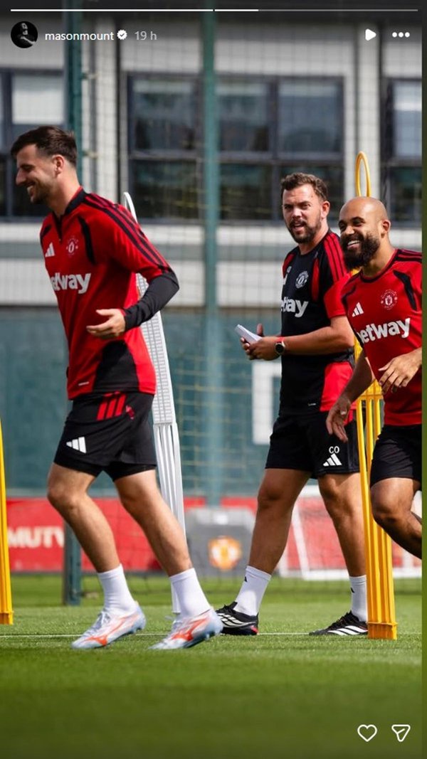 Mason Mount and Bryan Mbeumo joke at Carrington