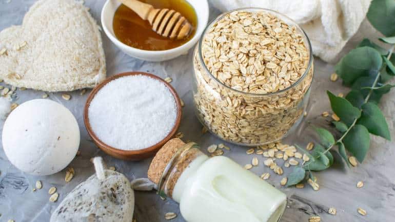 Oatmeal scrub: Oatmeal is a gentle exfoliant that can help remove dead skin cells and improve skin texture. It also contains avenanthramides, which have anti-inflammatory and soothing effects on the skin, making it a great choice for dry, irritated heels (Image: Canva)