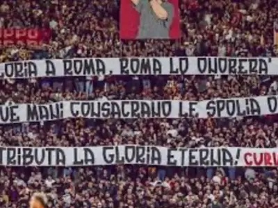 Mourinho foi homenageado por adeptos da Roma e não ficou indiferente