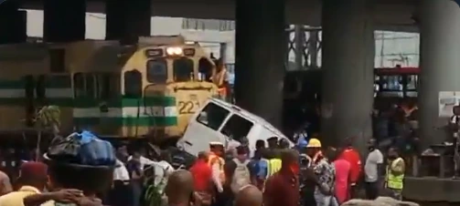 BREAKING: Train Smashes Into Bus In Lagos