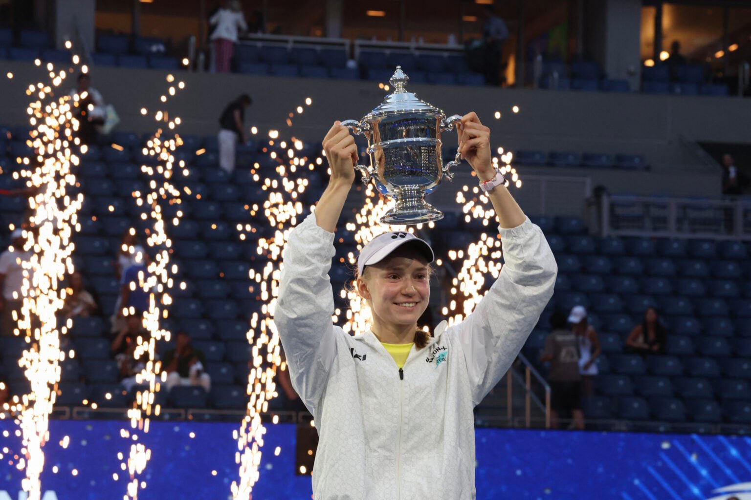 Elena Rybakina hoists the US Open title.