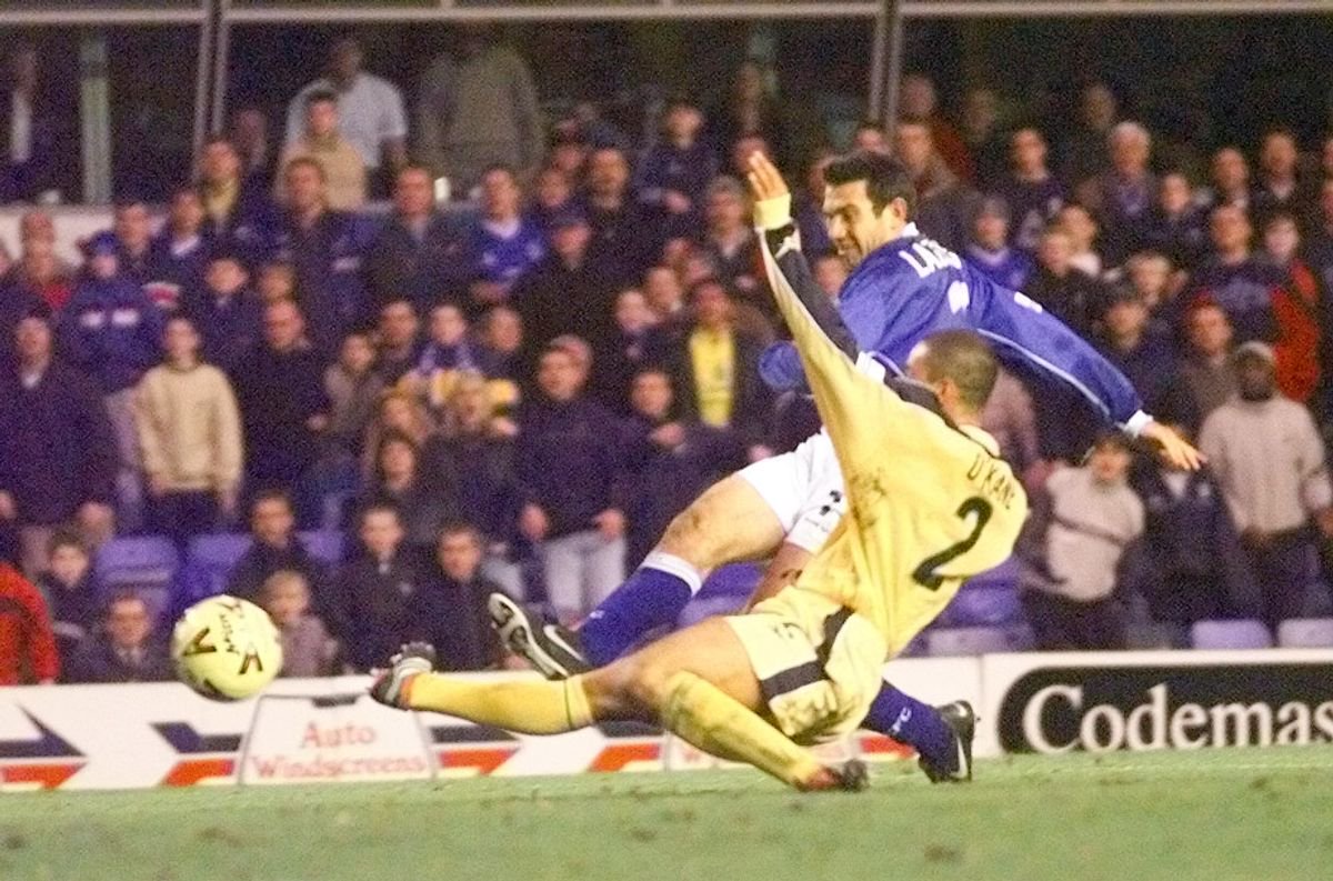 John O'Kane challenges for the ball