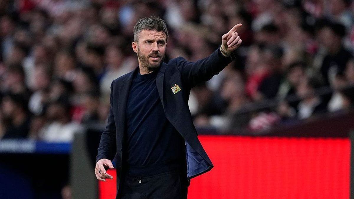 Manchester United boss Michael Carrick coaches his players from the sidelines