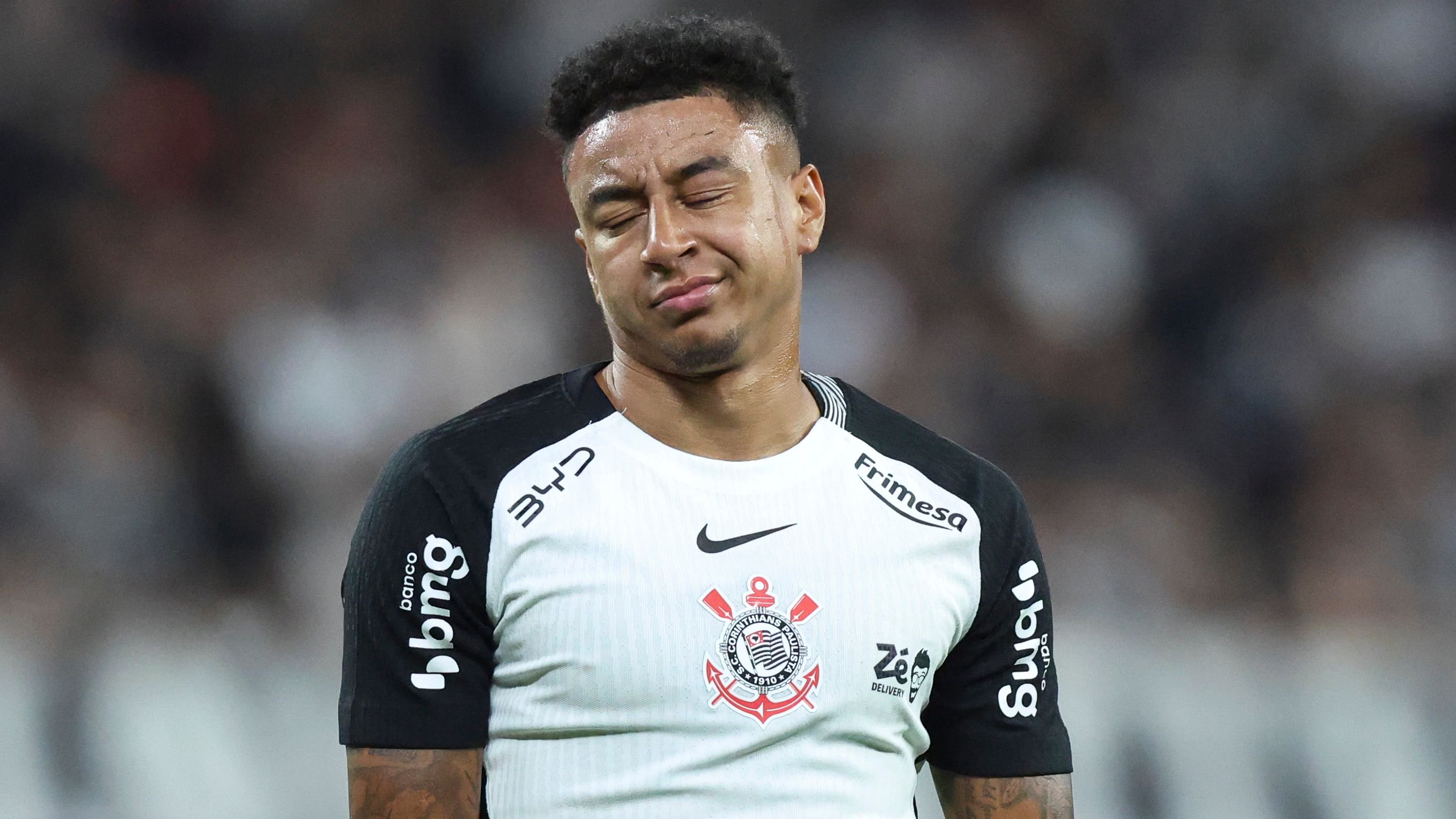 Jesse Lingard forced to train alone at Corinthians after suffering two fractured ribs as former Man Utd midfielder undergoes 'intensive recovery'