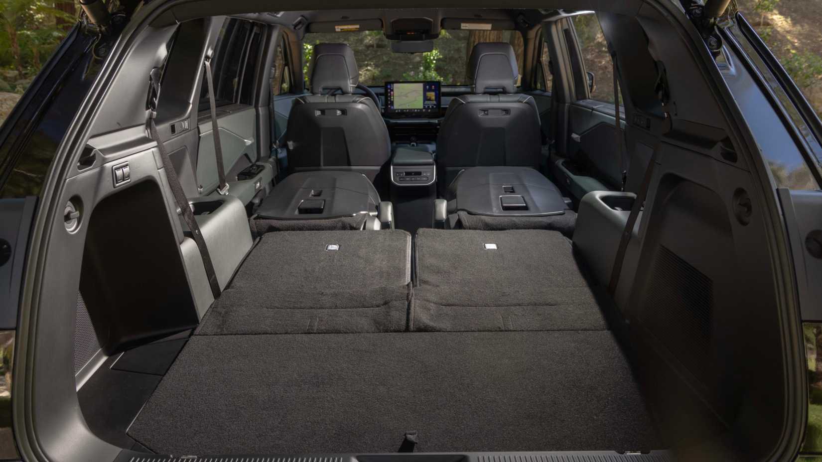 2027 - 2028 Subaru Getaway - interior