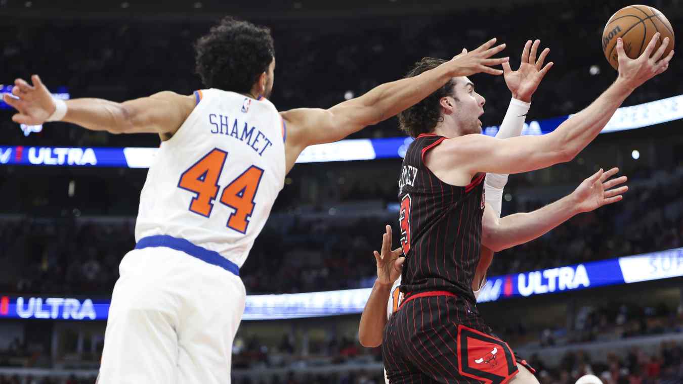 New York Knicks v Chicago Bulls
