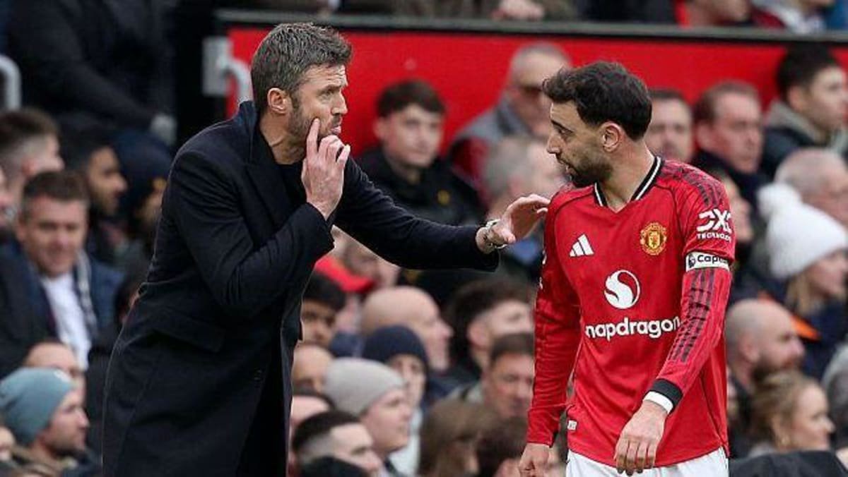 Michael Carrick and Bruno Fernandes