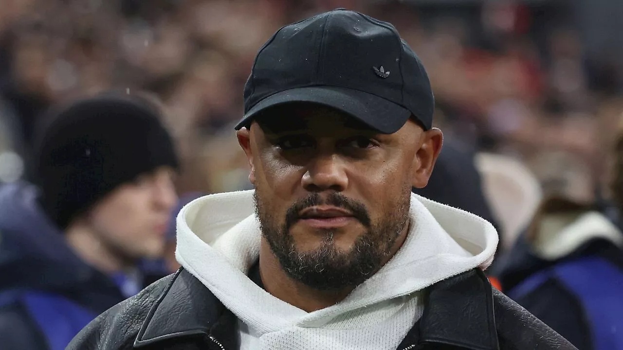 Riesensorge um Bayern-Trainer: Kompany mit Notarzt in Klinik gebracht
