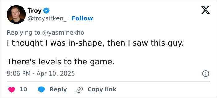 A tweet praising an extreme swimmer and discussing physical fitness levels.