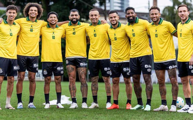 Neymar faz bicicleta em treino do Santos