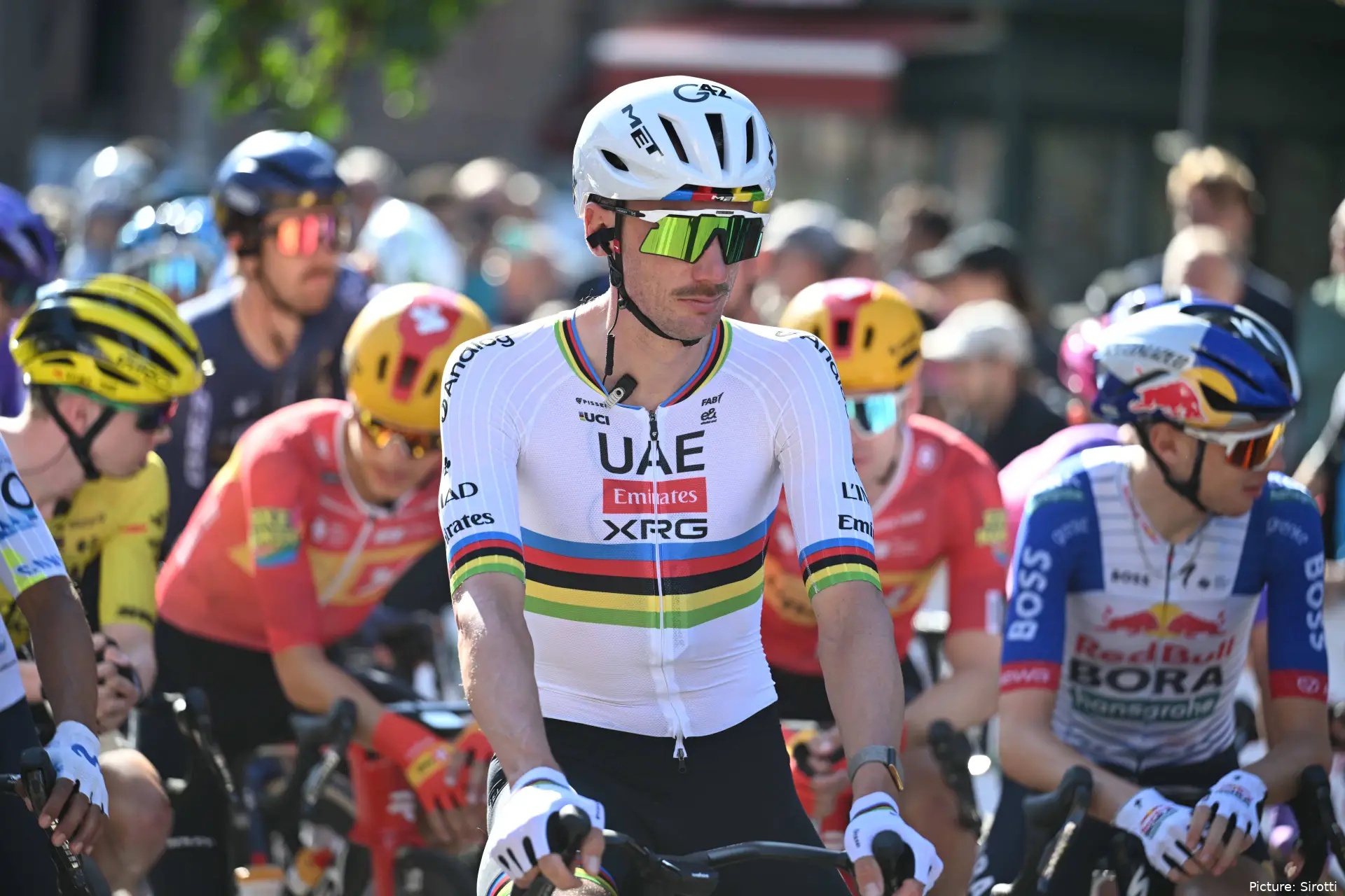 Brandon McNulty in rainbow jersey