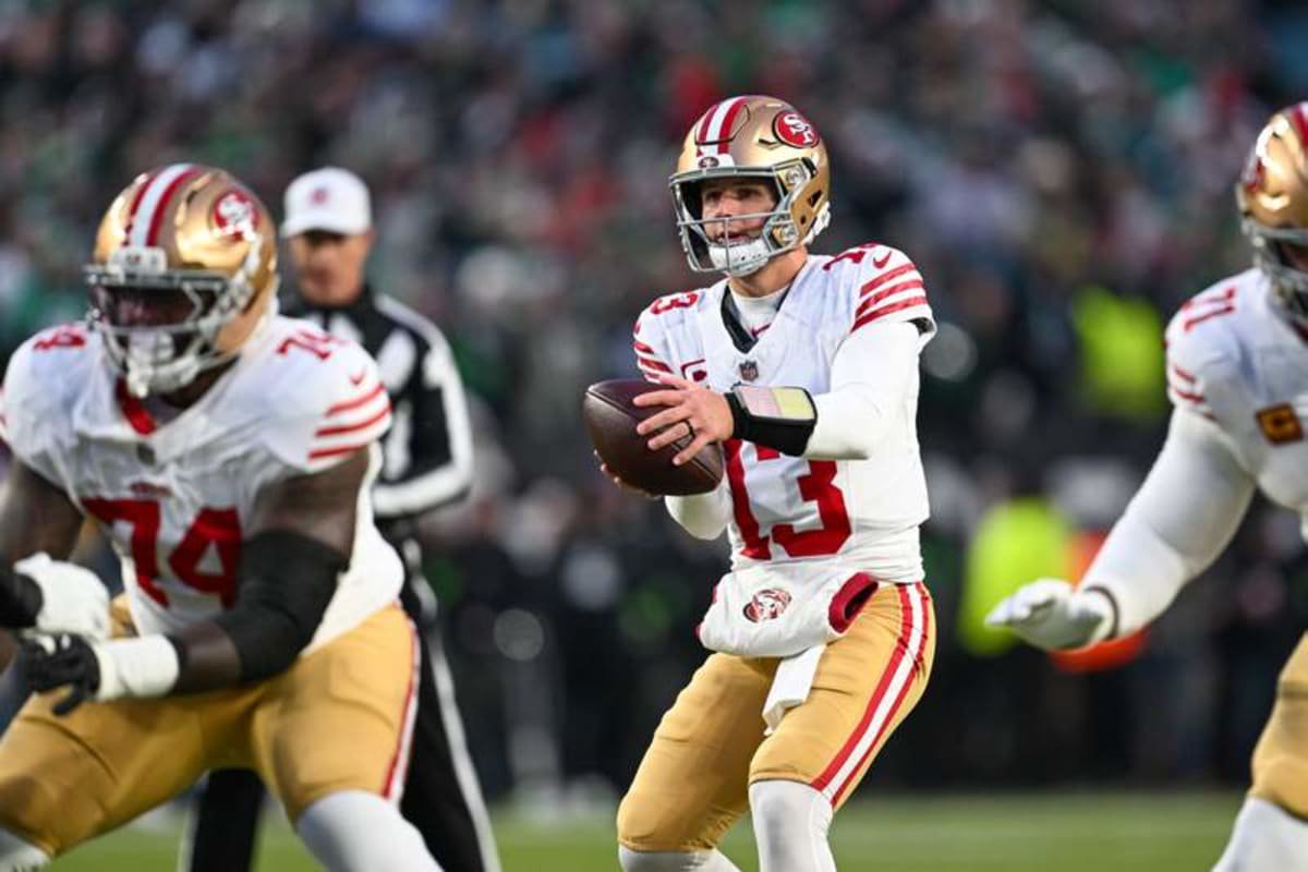 PHILADELPHIA, PA – JANUARY 11: San Francisco 49ers quarterback Brock Purdy 13 hikes the ball during the NFL, American Football Herren, USA Wild Card game between the San Fransisco 49ers and the Philadelphia Eagles on January 11th, 2026 at Lincoln Financial Field in Philadelphia, PA. Photo by Terence Lewis/Icon Sportswire NFL: JAN 11 NFC Wildcard 49ers at Eagles EDITORIAL USE ONLY Icon260111070 ©IMAGO/Icon Sportswire