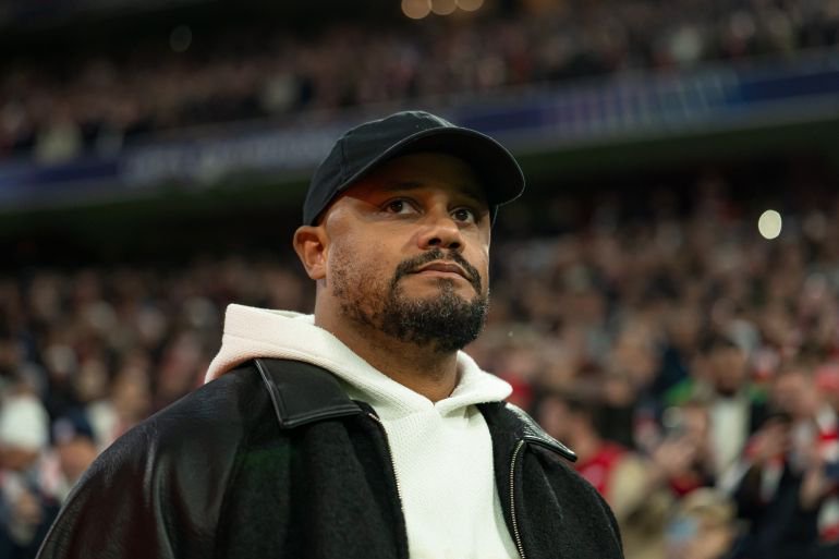 MUNICH, GERMANY - OCTOBER 21: Vincent Kompany, Manager of FC Bayern Munich, looks on before the UEFA Champions League 2026/27 League Phase MD3 match between FC Bayern München and Arsenal FC at Football Arena Munich on October 21, 2026 in Munich, Germany. (Photo by Leonhard Simon/Getty Images)