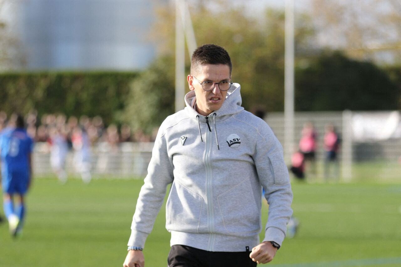 La rage de Kévin Leroux après le deuxième des quatre buts de Verson contre La Ferté.
