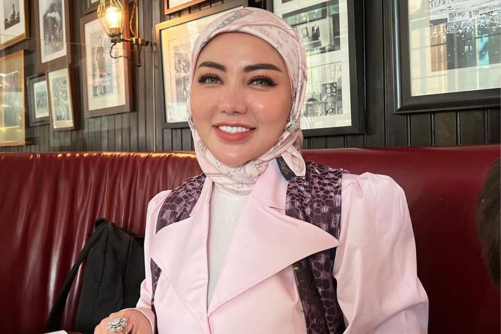 Memikatnya Pesona Artis yang Dituding Jadi Simpanan Pejabat