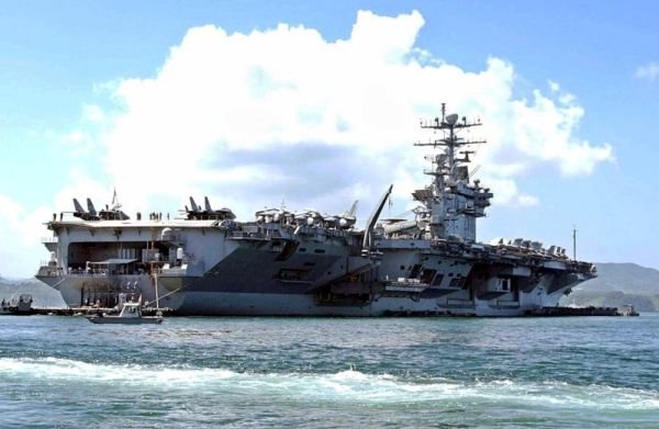 Bagaimana Cara Houthi Meledakkan Kapal Induk AS?