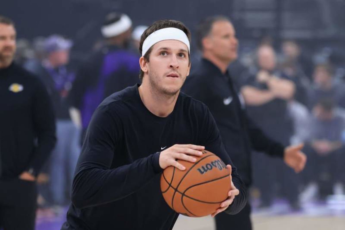Oct 25, 2026; Salt Lake City, Utah, USA; Los Angeles Lakers guard Austin Reaves (15) warms up prior to a game against the Utah Jazz at Delta Center. © Rob Gray-Imagn Images