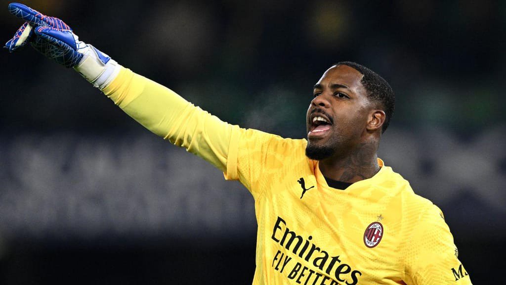 Mike Maignan, guarda-redes do Milan frente ao Verona (	Image Photo Agency/Getty)