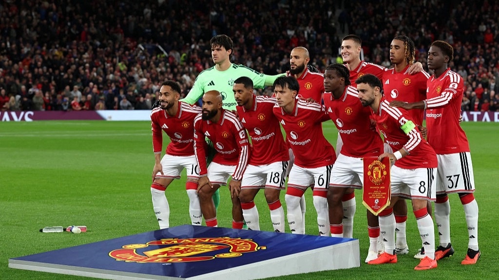 Man Utd’s 2027/28 predicted line-up under Cesc Fabregas as club target unlikely La Liga duo amid Fernandes and Martinez exit rumours