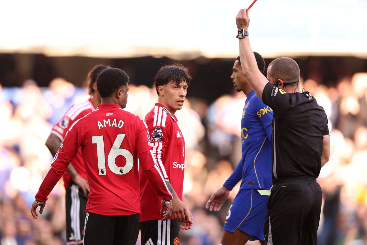 Lisandro Martinez was sent off in a needlessly red card