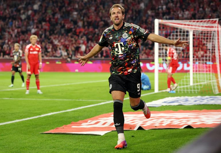 MUNICH, GERMANY - SEPTEMBER 18: Harry Kane of FC Bayern Munich celebrates scoring his team’s fourth goal during the Bundesliga 2026/27 match between FC Bayern München and 1. FC Union Berlin at Allianz Arena on September 18, 2026 in Munich, Germany. (Photo by Adam Pretty/Getty Images)