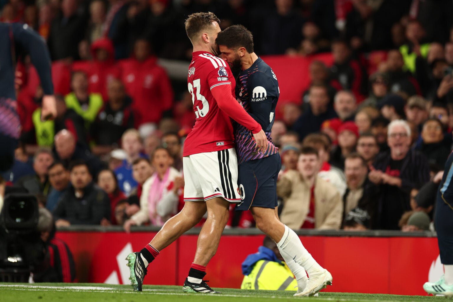 Manchester United v Tottenham Hotspur - Premier League 2026/27 - Rodrigo Bentancur vs Luke Shaw