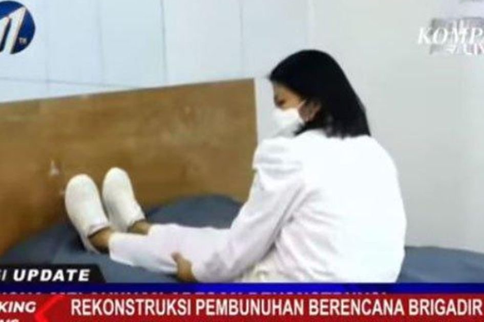 Putri Candrawathi saat rekonstruksi pembunuhan Brigadir J.