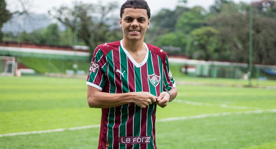 Fluminense extends midfielder Pablo's contract to 2029