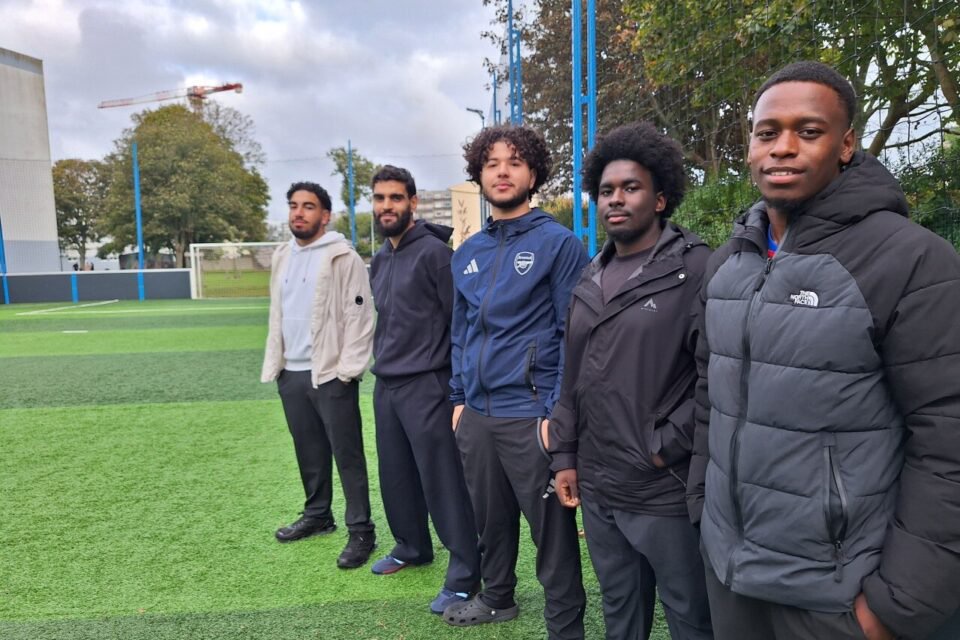 Ces jeunes du quartier de Kerourien sont à l'origine du projet de terrain multisports à Kerourien à Brest.