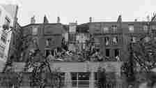 Damage wey bomb attack do di Le Pens family flat for Paris for 1976