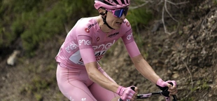 Thomas takes biggest road win of his career on Giro stage 5 as Pocagar keeps leader’s pink jersey
