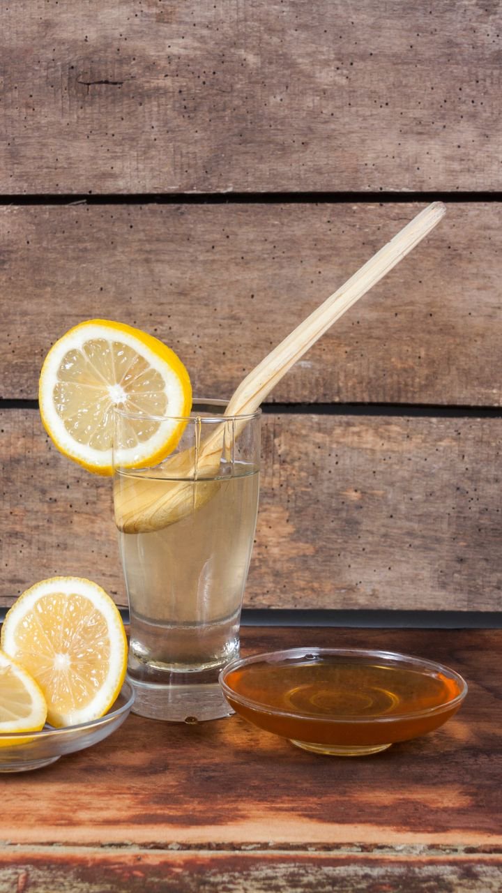 Lemon and honey water