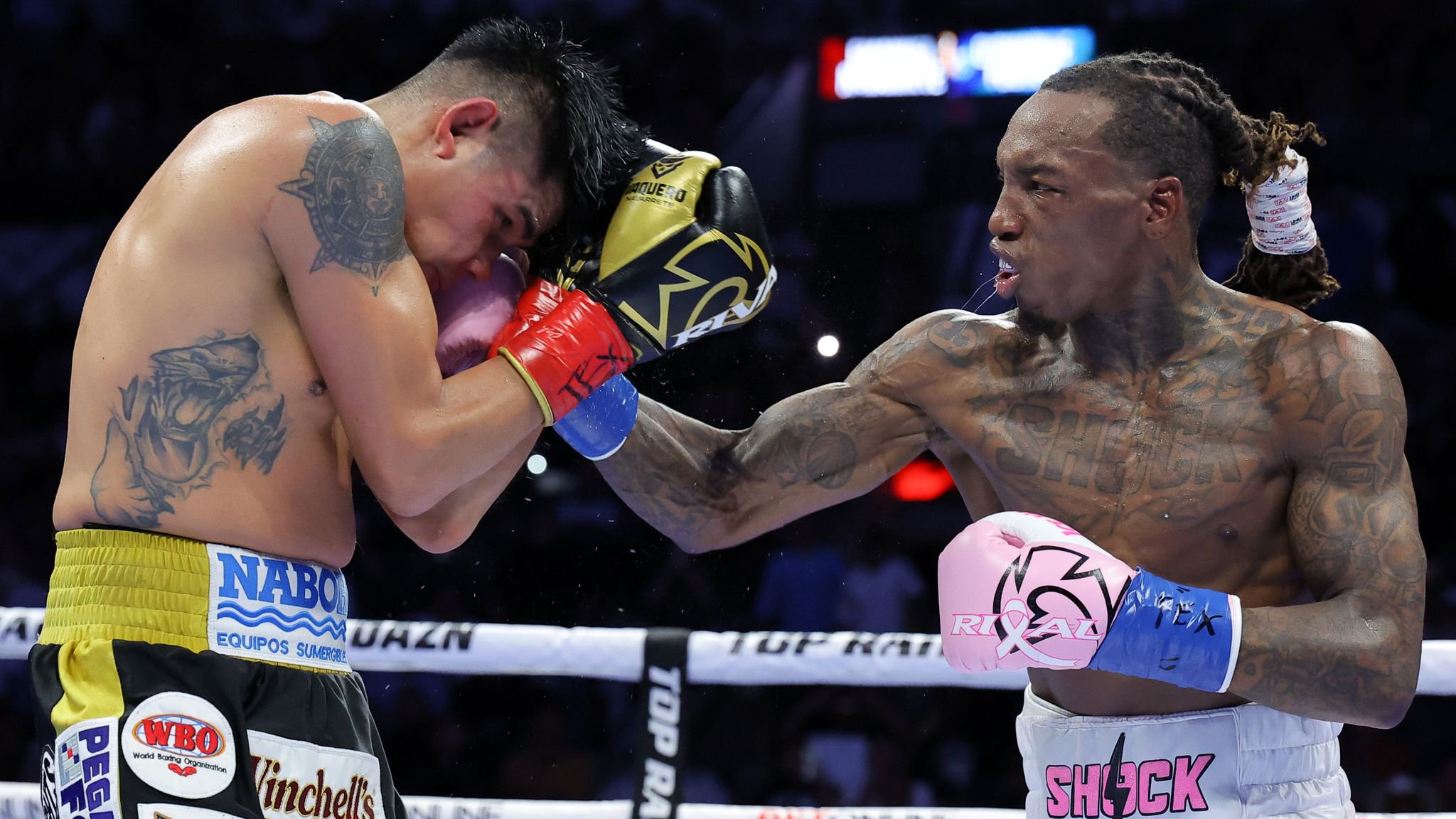 O'Shaquie Foster overcame Emanuel Navarrete by unanimous decision.