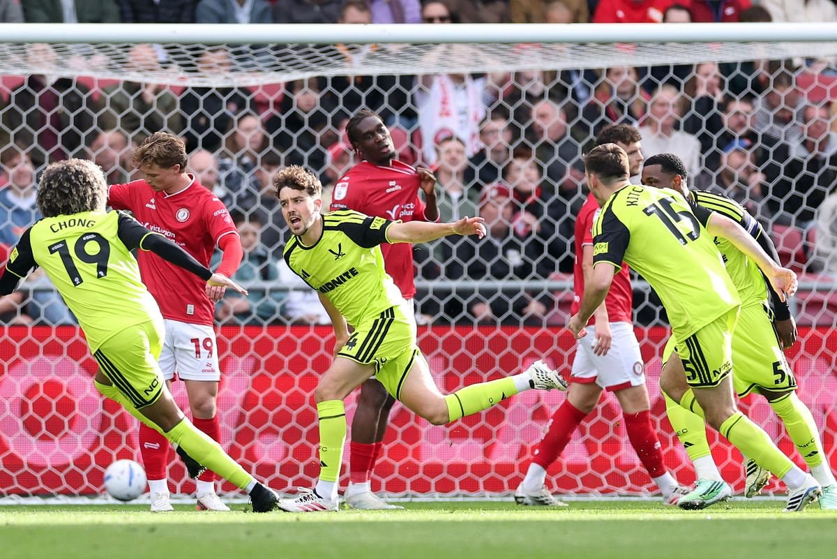 BRISTOL, ENGLAND - OCTOBER 17: Oliver Arblaster of Sheffield United (c) celebrates scoring his side's first goal during the Sky Bet Championship 2026/27 match between Bristol City and Sheffield United at Ashton Gate on October 17, 2026 in Bristol, England. (Photo by Dan Mullan/Getty Images)