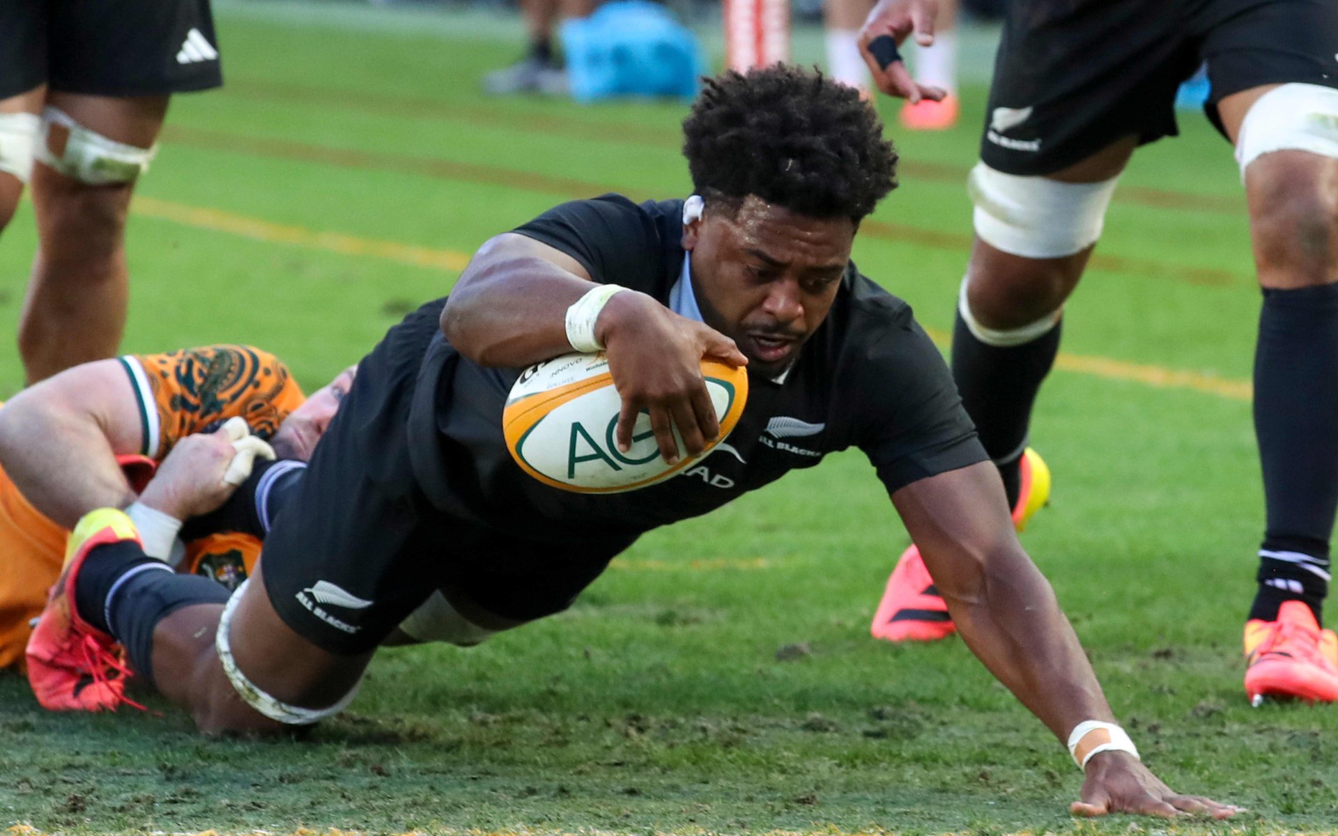 Tupou Vaa’i of New Zealand goes over to score. Australia Wallabies v New Zealand All Blacks, 2nd Bledisloe Cup Rugby Test Match at Accor Stadium, Sydney, Australia on Saturday 17th October 2026.
Photo:  David Neilson / Photosport