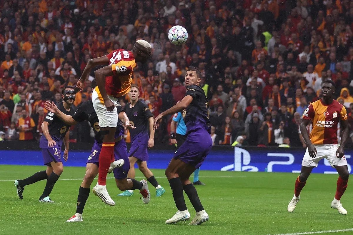 João Cancelo reshapes Barcelona rotation after Istanbul victory