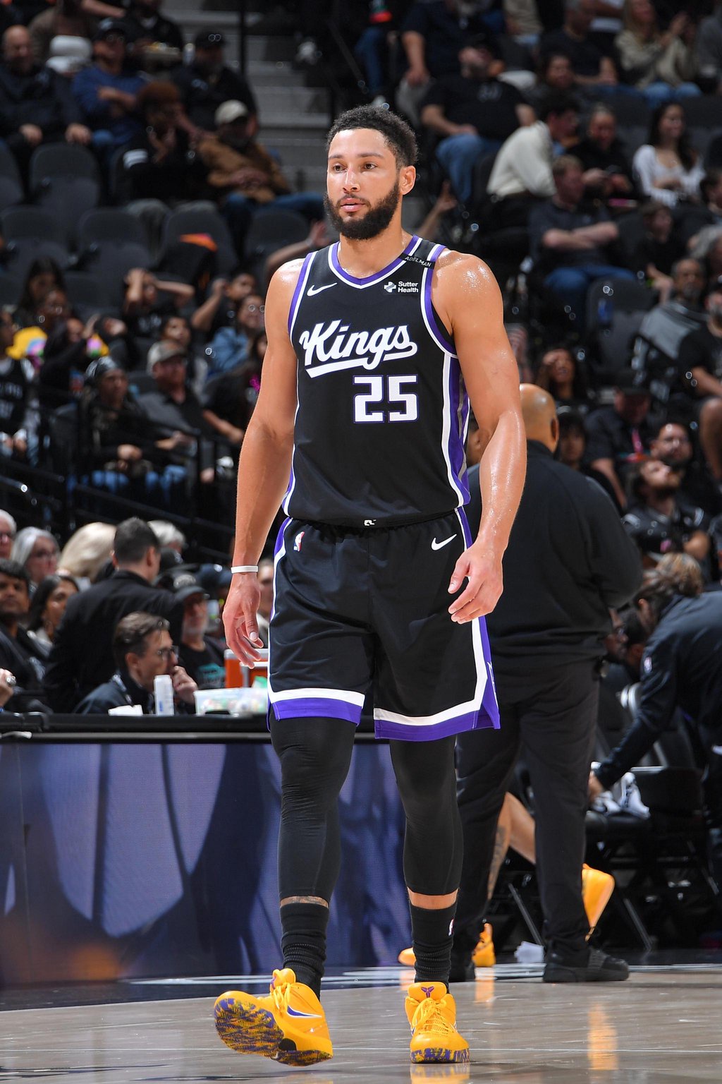 Sacramento Kings player Alex Len on the court during a game against the San Antonio Spurs.