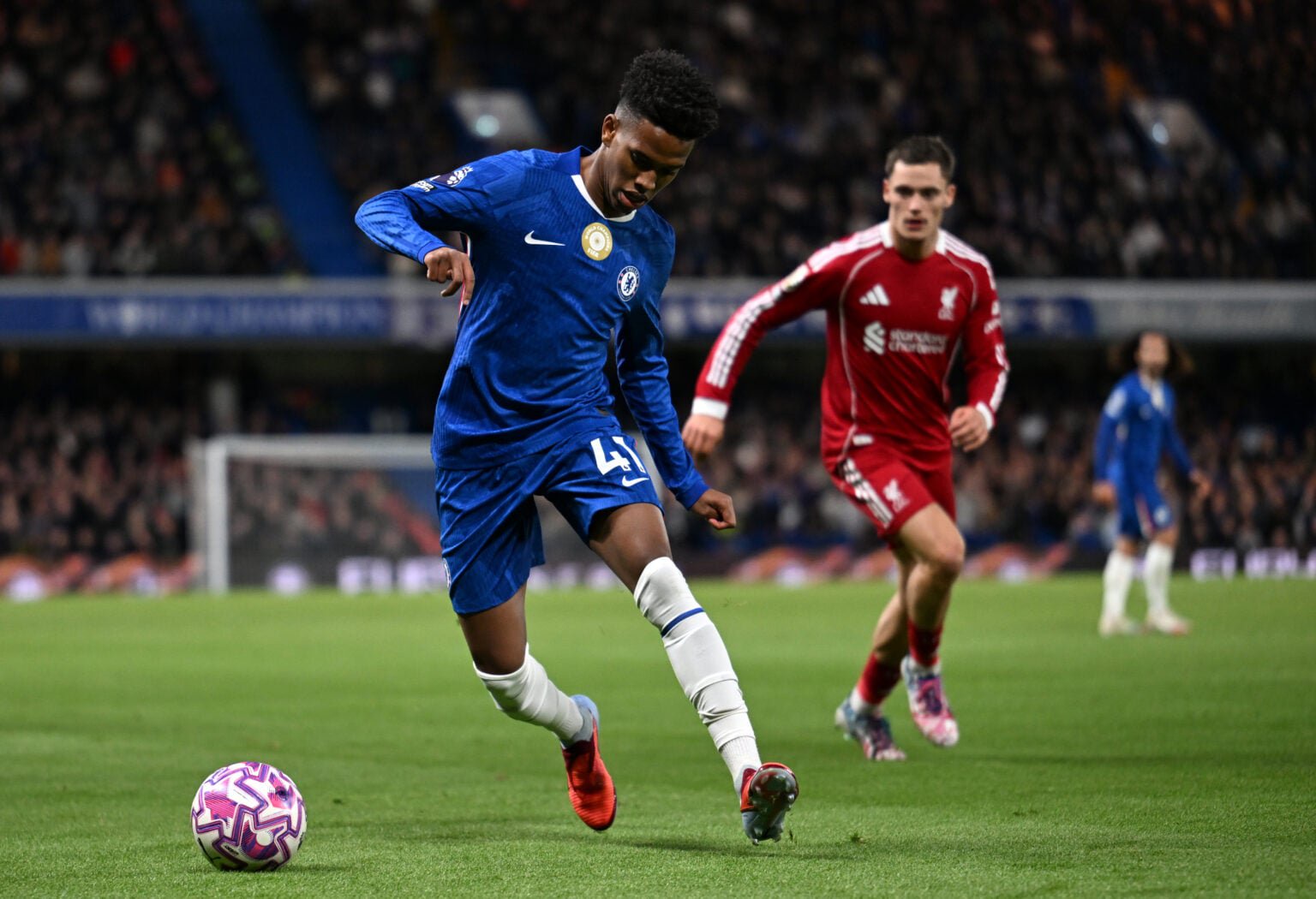 Estevao of Chelsea controls the ball
