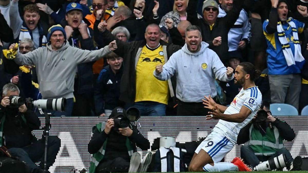 Dominic Calvert-Lewin celebrates