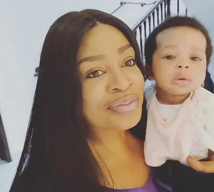 How old is Sinach's daughter