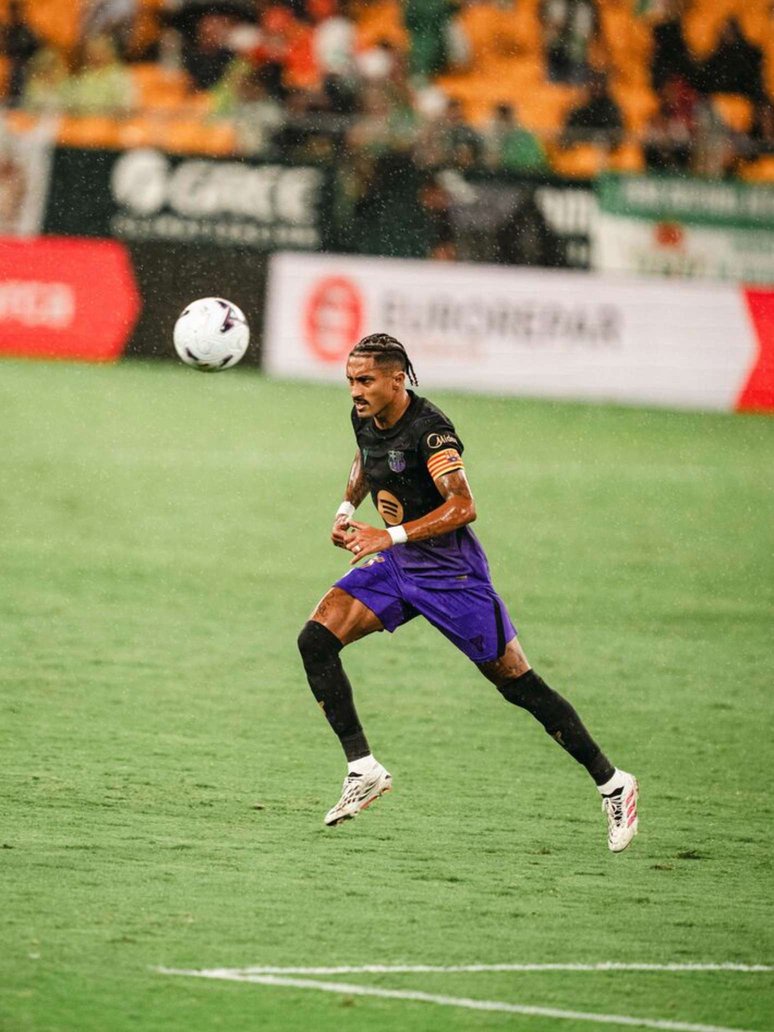 Atacante brasileiro está recuperado de problema muscular sofrido em amistoso com a seleção.