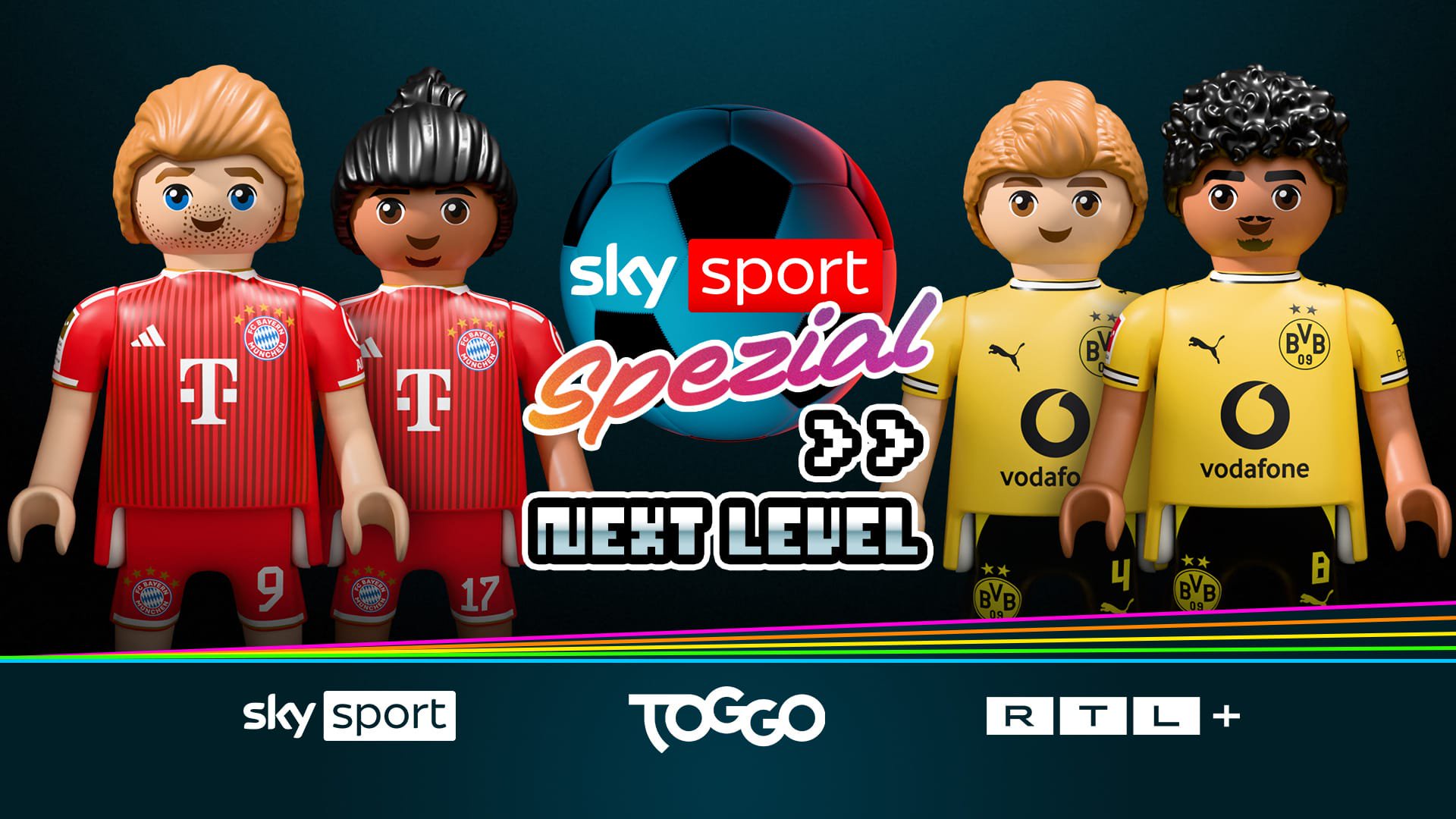 Neben der regulären Live-Übertragung wird das Bundesliga-Topspiel zusätzlich als vollständig virtualisierte Live-Übertragung in einer eigenen Welt mit Playmobil-Figuren dargestellt.