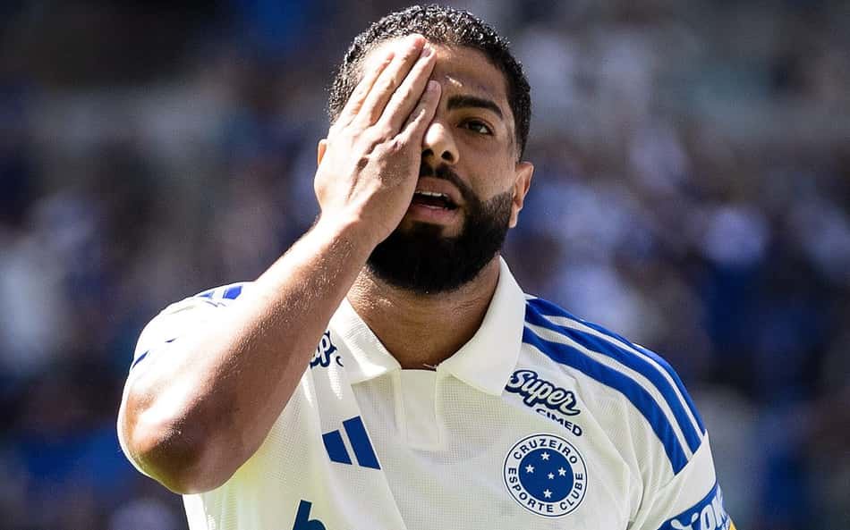 Jogador do Cruzeiro celebra gol contra Mirassol no Mineirão