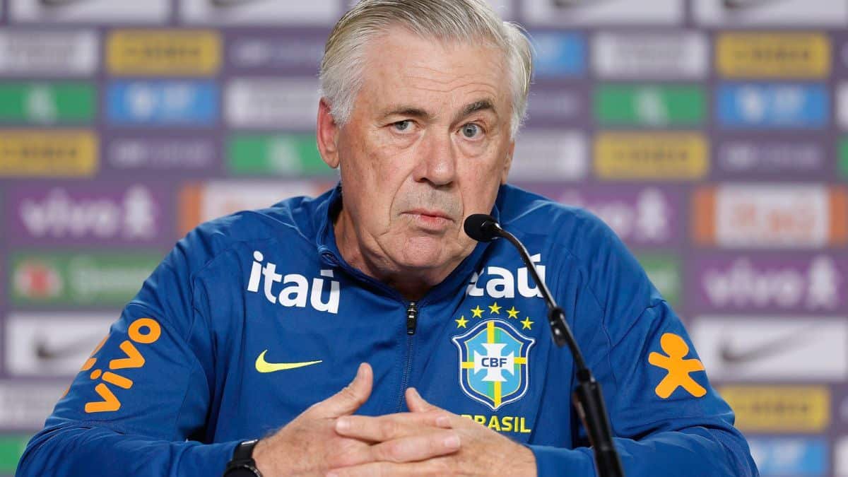 Entre a lista com jogadores convocados para a Seleção Brasileira estão um jovem do Corinthians e outros quatro estreantes para os amistosos de novembro, em Singapura