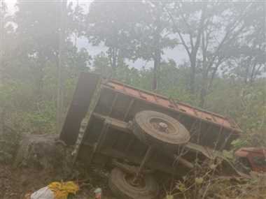 ट्रैक्टर ट्राली पलटने से महिला की मौत
