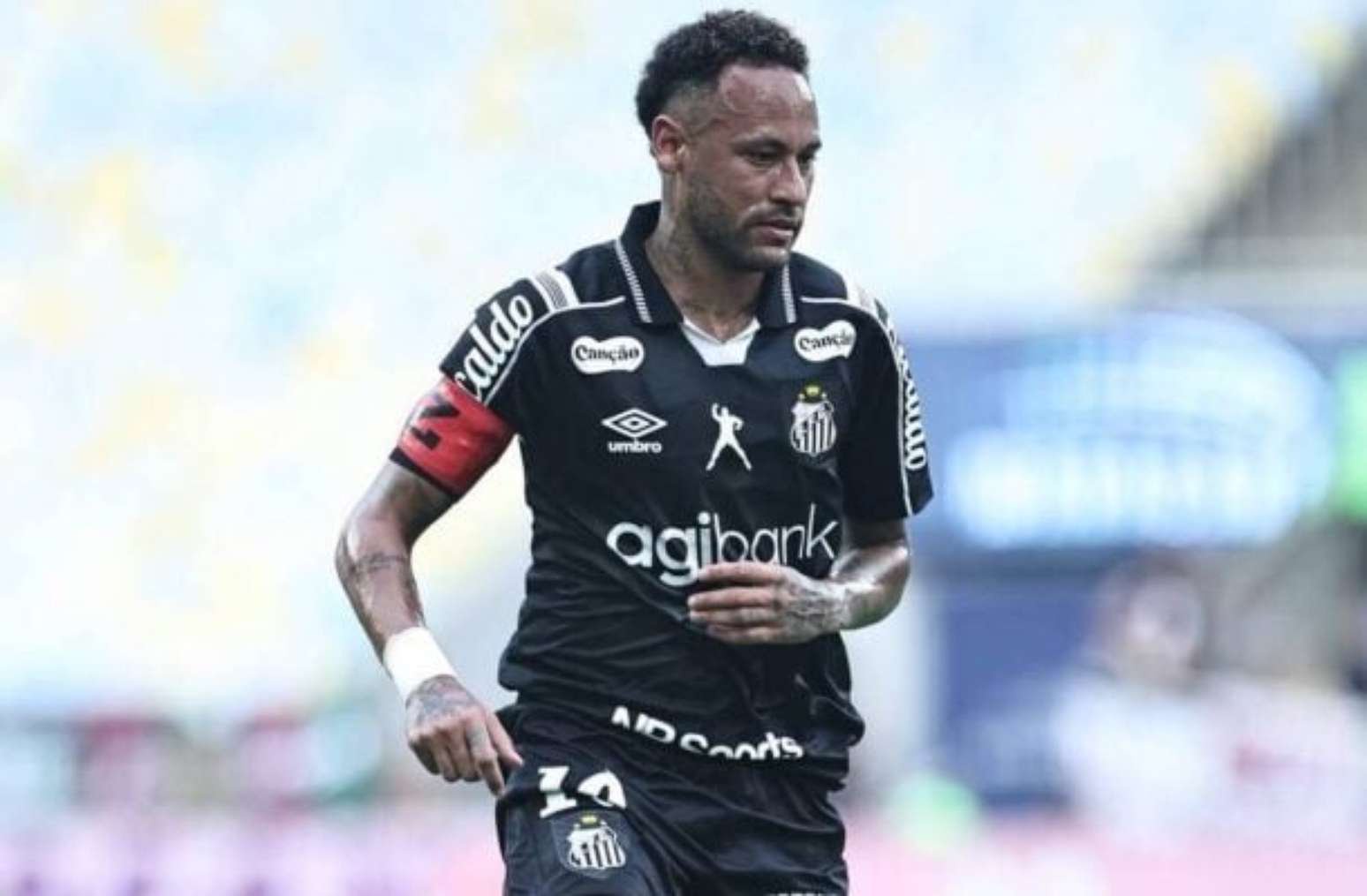 Neymar ao lado do filho do zagueiro argentino Freytes, do Fluminense –