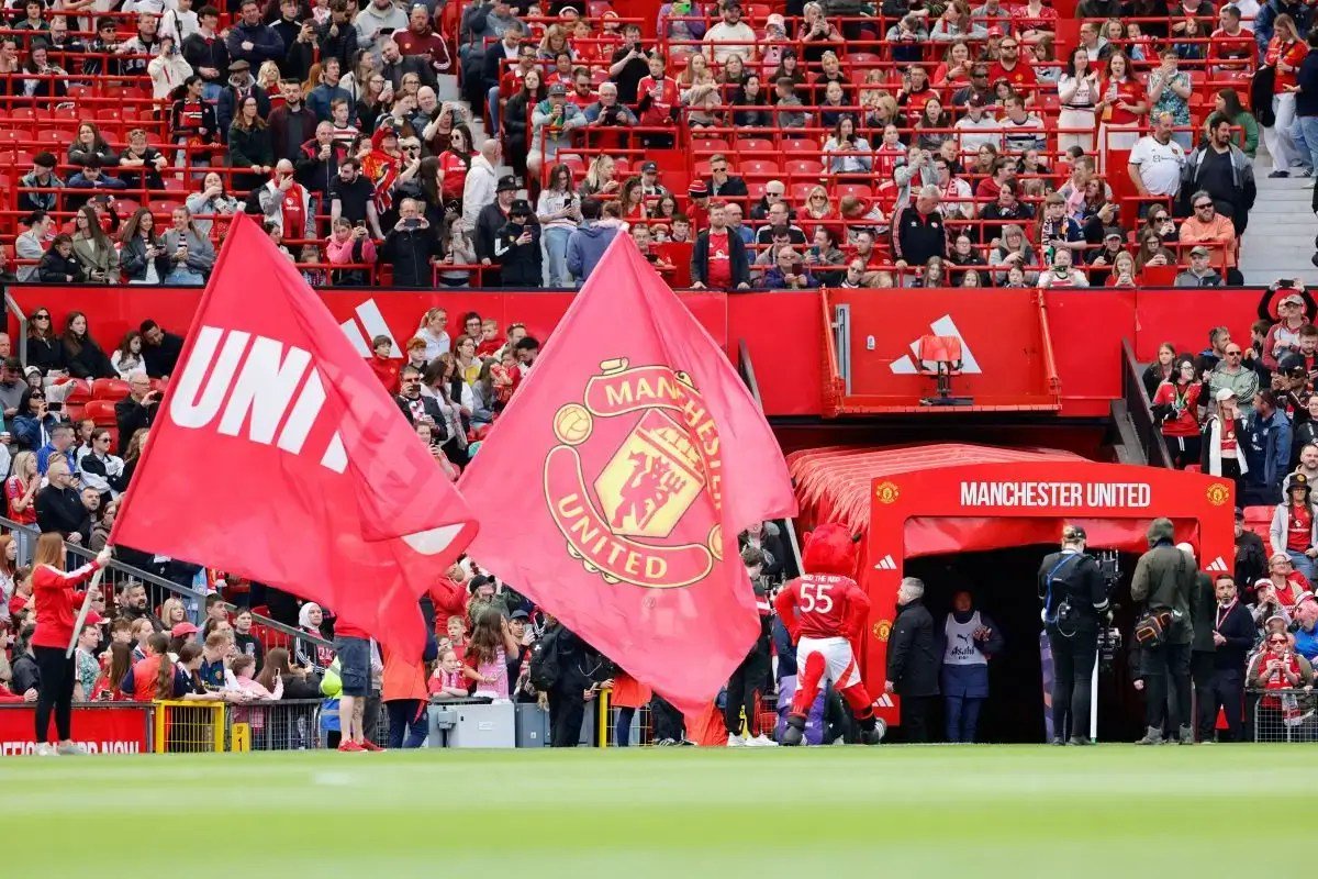 Manchester United coach officially announces departure in social media statement
