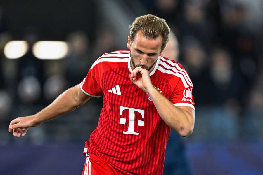 Kane celebrates his second goal vs Viking