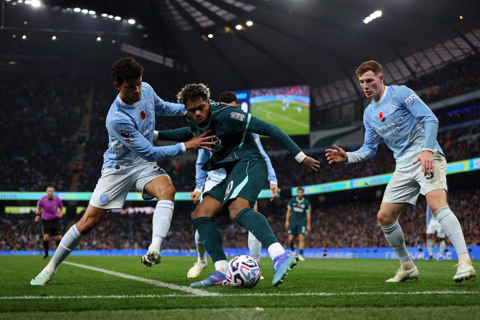 EPL: Brighton stun Man City, 10-man Man Utd beaten by Chelsea