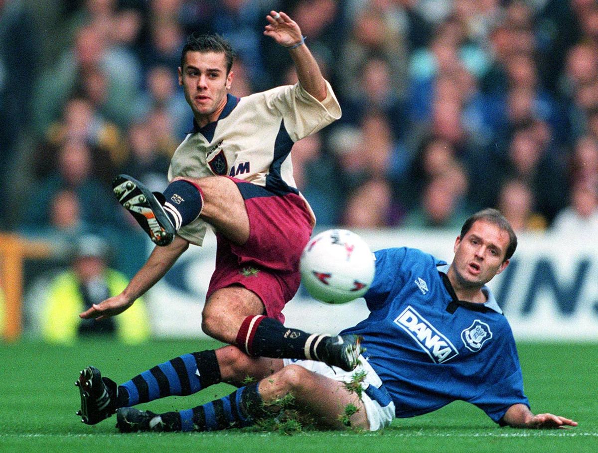 Hugo Porfirio playing for West Ham
